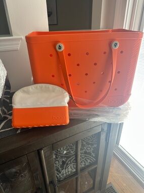 BOGG BAG Orange Tote with Orange & Cream Pouch